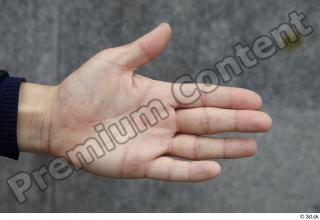 B0020 Man hand reference 0002